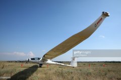 俄一太陽(yáng)能電池飛機(jī)完成首次試驗(yàn)性飛行-廣州出口空運(yùn)