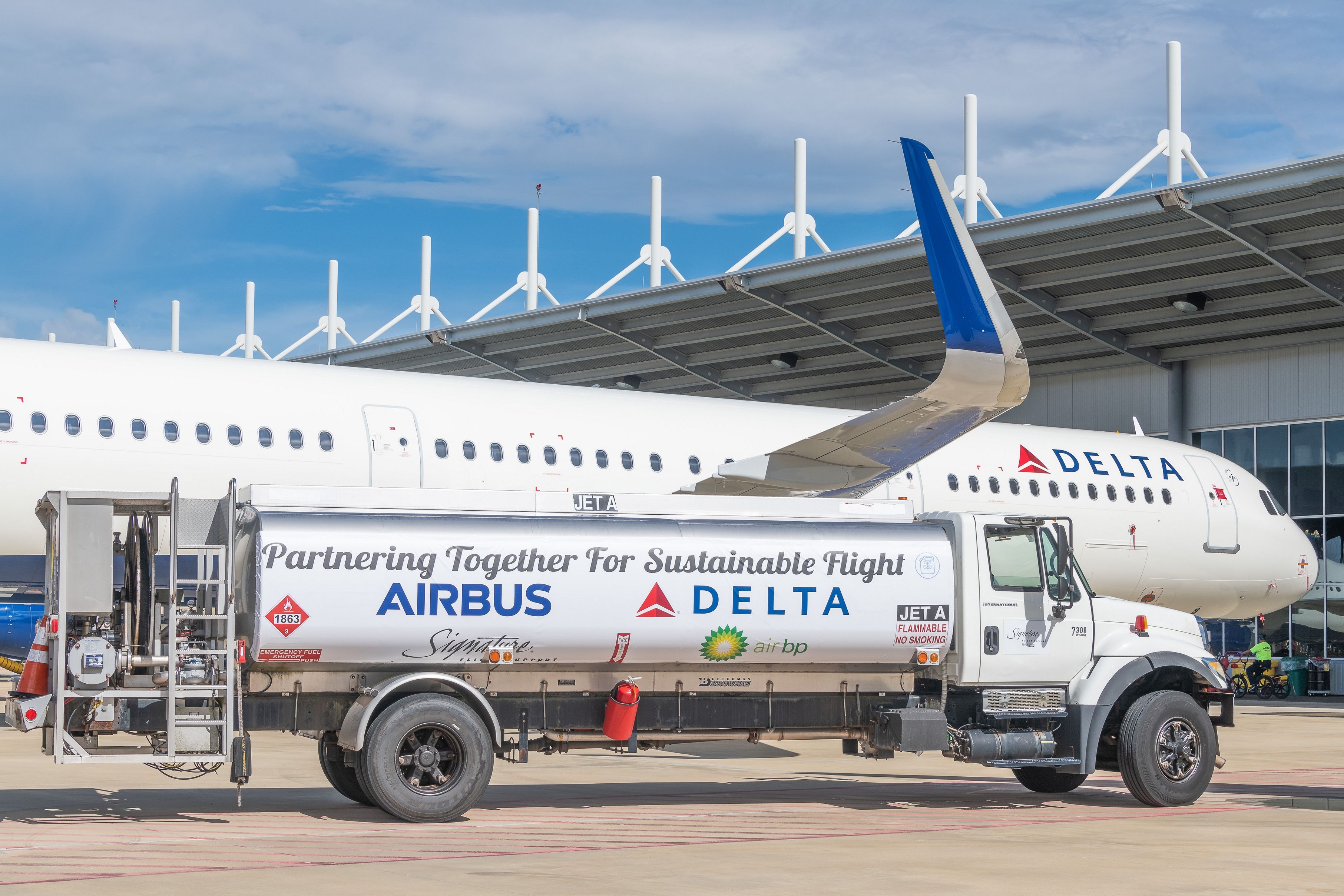 達(dá)美航空接收第50架美國制造A320系列飛機(jī)-海運(yùn)費(fèi)在線查詢