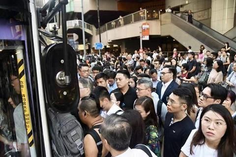 香港交通癱瘓：超170架航班取消 港鐵多線停運(yùn)-上海國際快遞