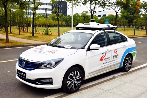東風(fēng)汽車獲頒武漢市第一張自動(dòng)駕駛汽車路測牌照