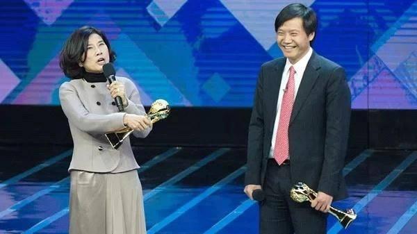 董明珠回應(yīng)雷軍賭局：沒有制造業(yè)，互聯(lián)網(wǎng)就是浮云