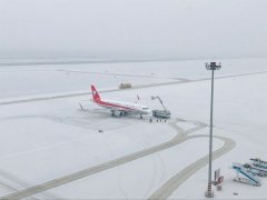 上?？者\(yùn)-吐魯番機(jī)場全力保障2019年首場降雪