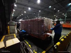 上?？者\-春秋航空組織包機運送防疫物資