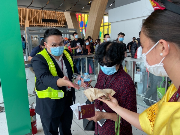 澳洲國際空運-吉祥航空單日3架包機接回579名滯留菲律賓同胞