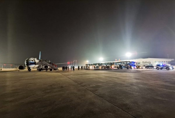 非洲國際國際快遞-宜建鐘情|三峽機場圓滿完成福建首批對口支援醫(yī)療隊包機保障任務(wù)