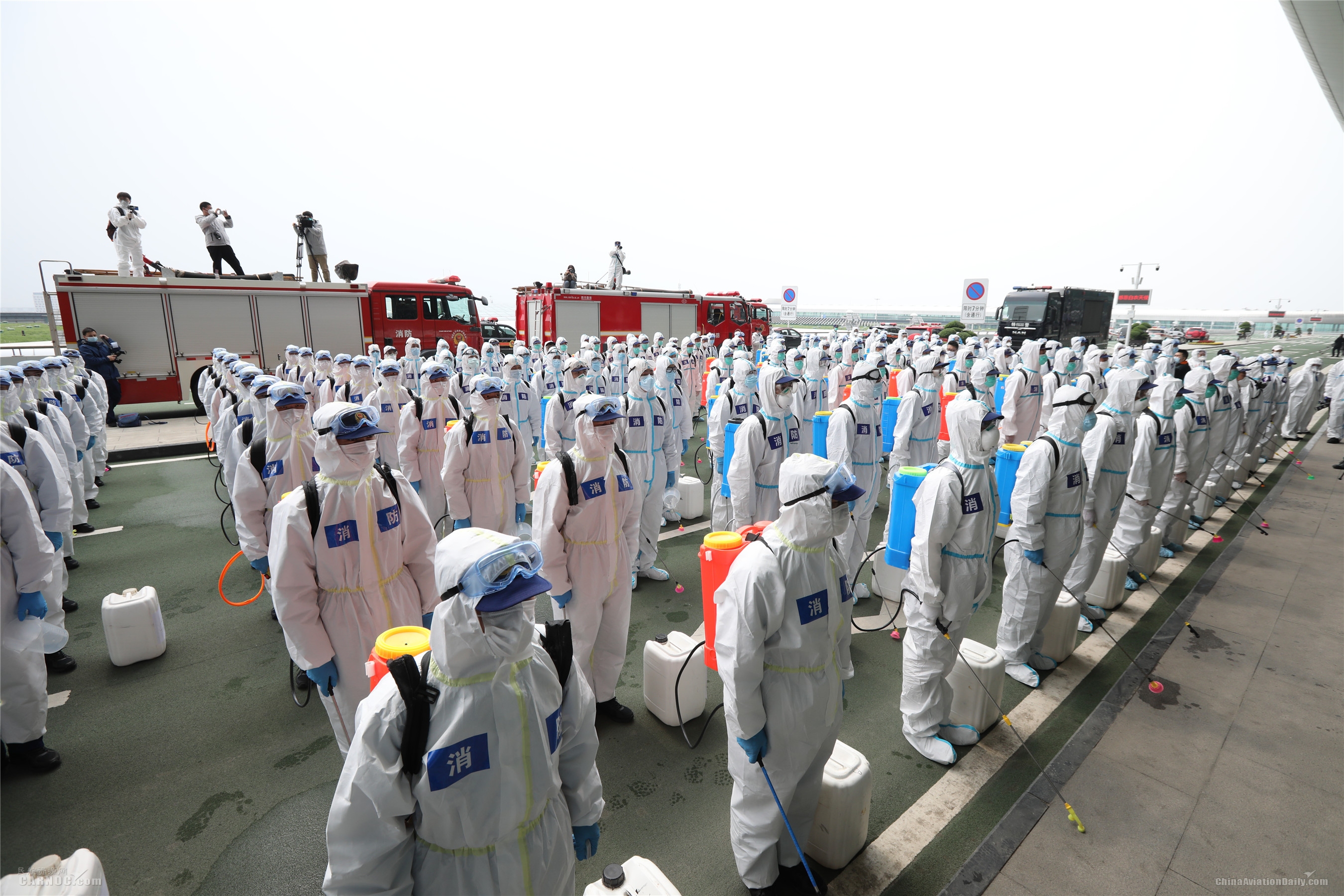 杭州國際空運運價表武漢天河機(jī)場今日進(jìn)行封閉式衛(wèi)生防疫消殺