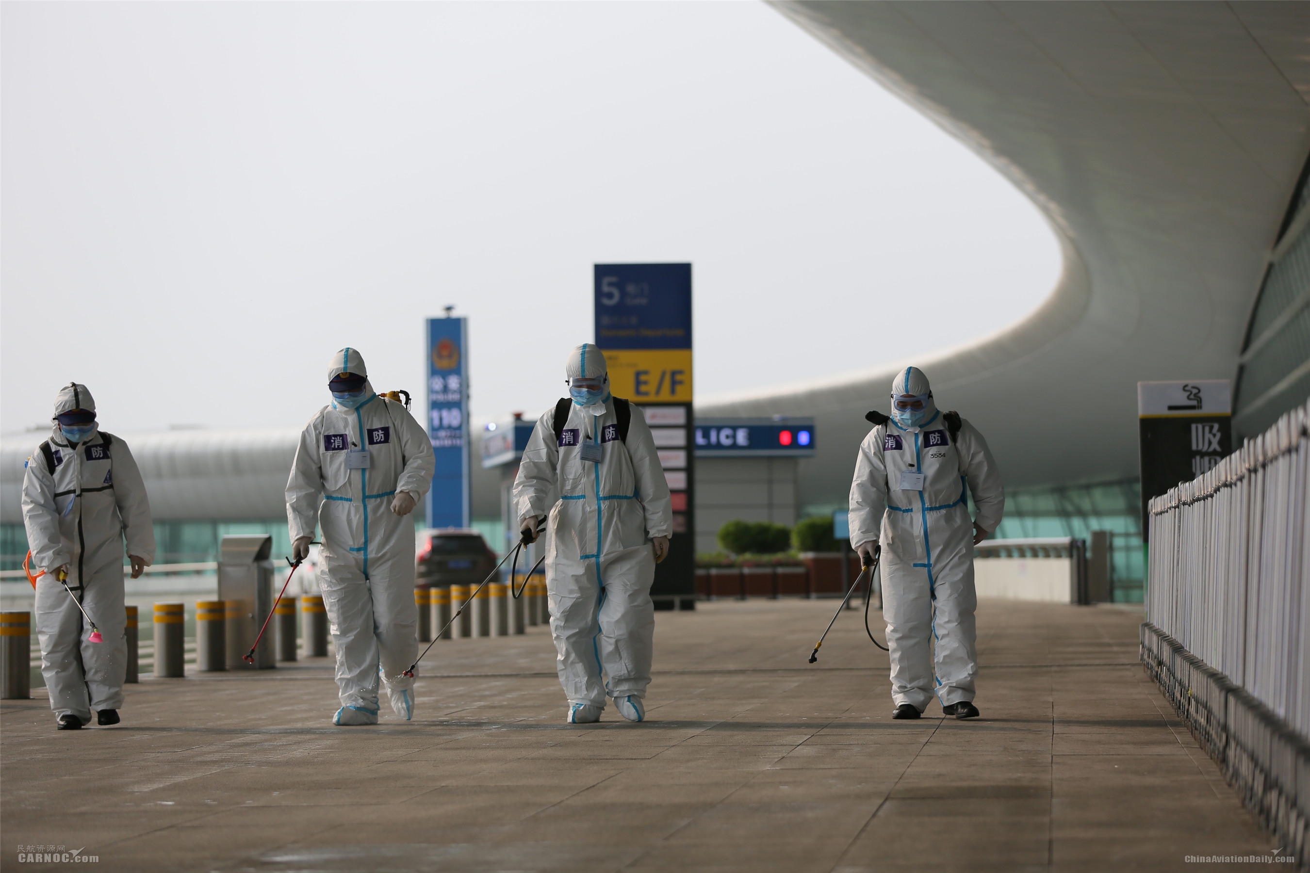 杭州國際空運運價表武漢天河機(jī)場今日進(jìn)行封閉式衛(wèi)生防疫消殺
