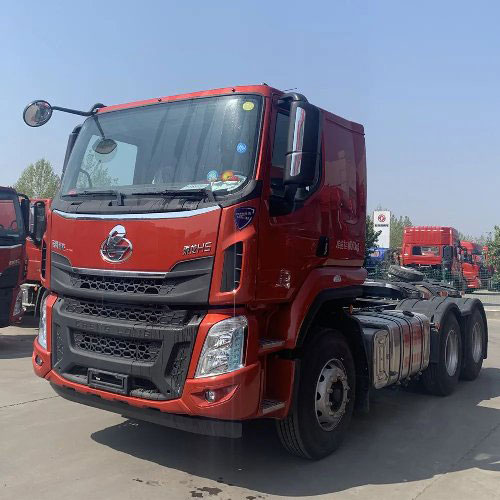 2.8m平頂駕駛室，自重輕至7.6T的乘龍H5平頂牽引車了解下？
