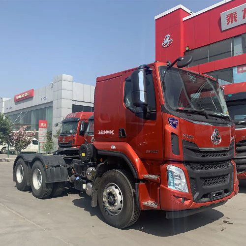 2.8m平頂駕駛室，自重輕至7.6T的乘龍H5平頂牽引車了解下？