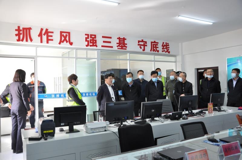 民航西北地區(qū)管理局局長王長益調(diào)研張掖機(jī)場
-海運(yùn)價(jià)格